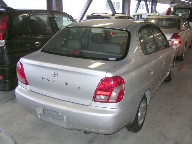 2001 Toyota Platz Photos