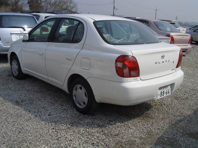 2001 Toyota Platz Photos