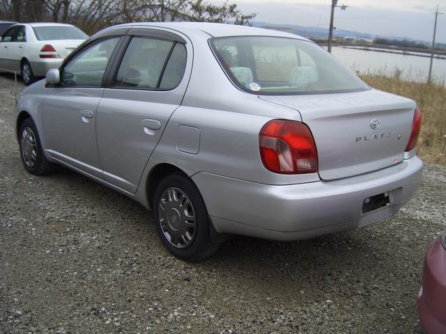 2001 Toyota Platz Images