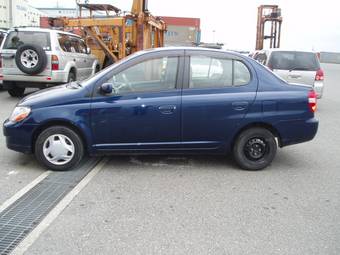 2001 Toyota Platz Photos