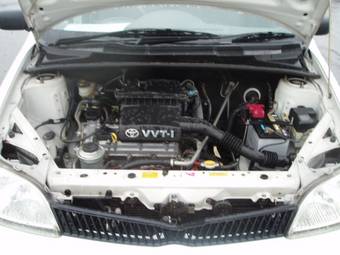 2001 Toyota Platz Photos