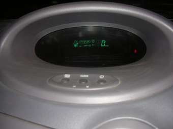 2001 Toyota Platz Pictures