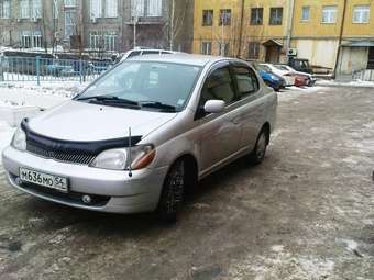 2001 Toyota Platz Pics