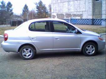 2001 Toyota Platz Wallpapers