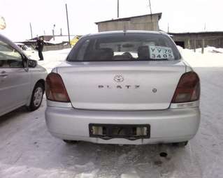 2001 Toyota Platz Pictures