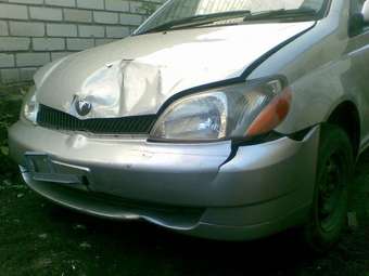 2001 Toyota Platz Pics