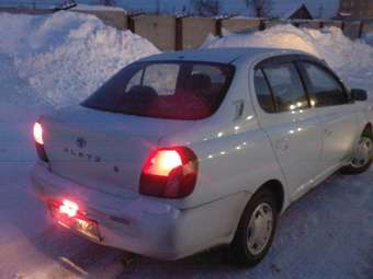 2001 Toyota Platz Images