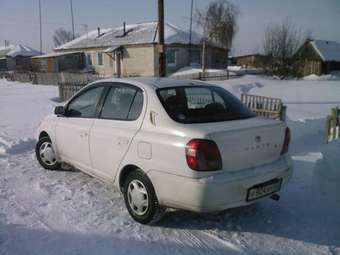 2001 Toyota Platz Pictures