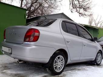 2001 Toyota Platz Photos