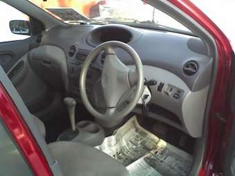 2001 Toyota Platz Photos