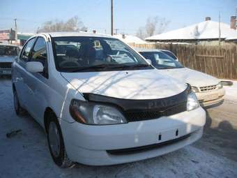 2001 Toyota Platz Pics