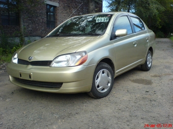 2002 Toyota Platz