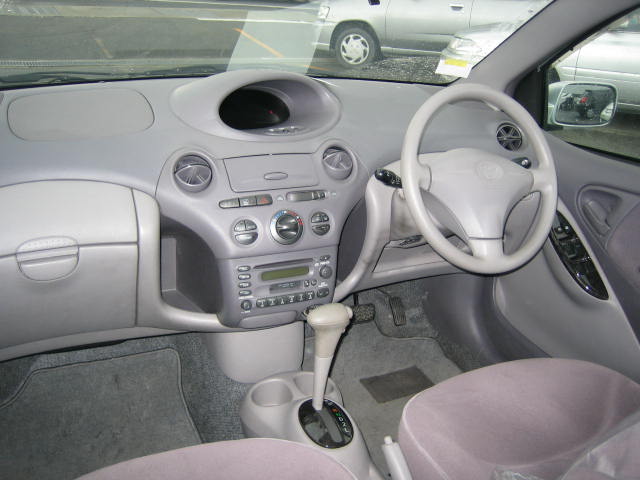 2002 Toyota Platz