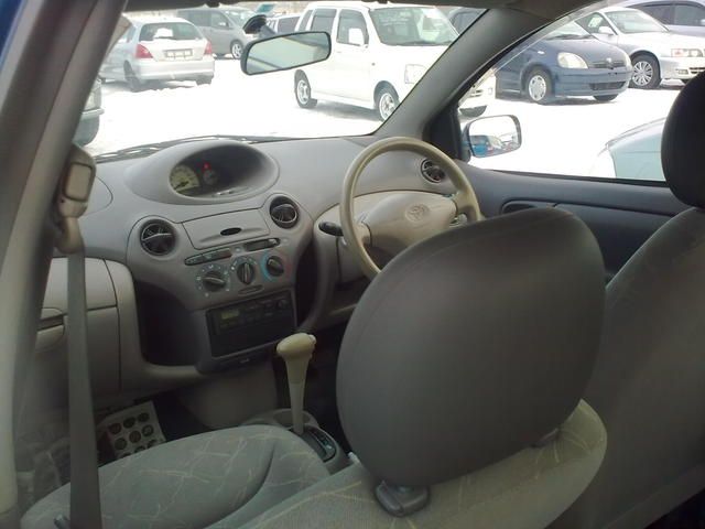 2002 Toyota Platz