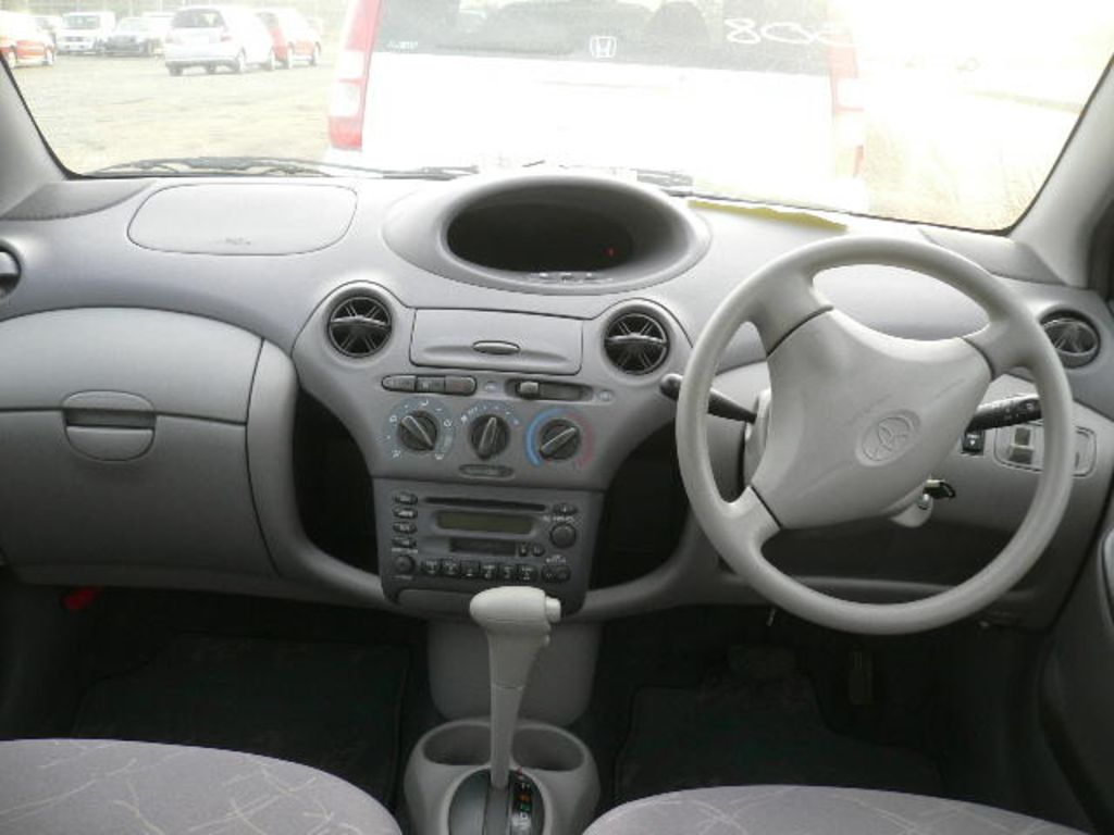 2002 Toyota Platz