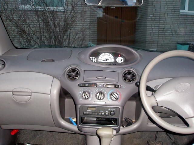 2002 Toyota Platz