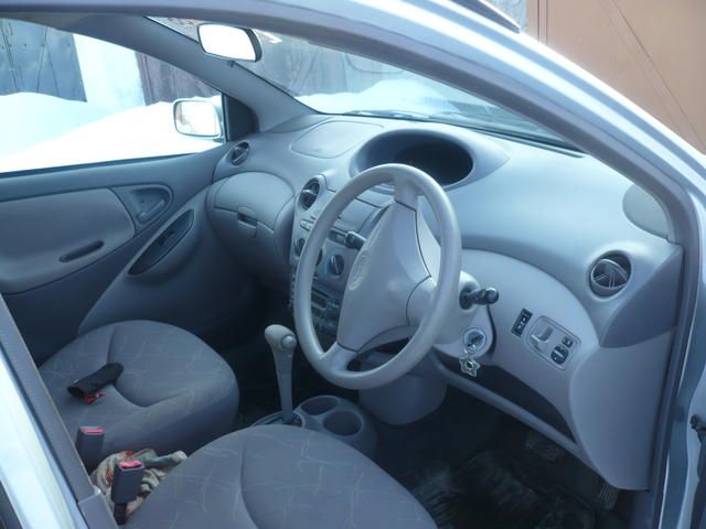 2002 Toyota Platz