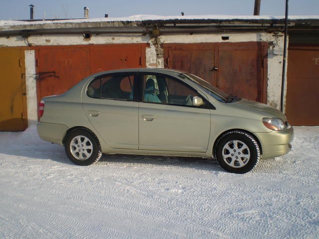 2002 Toyota Platz
