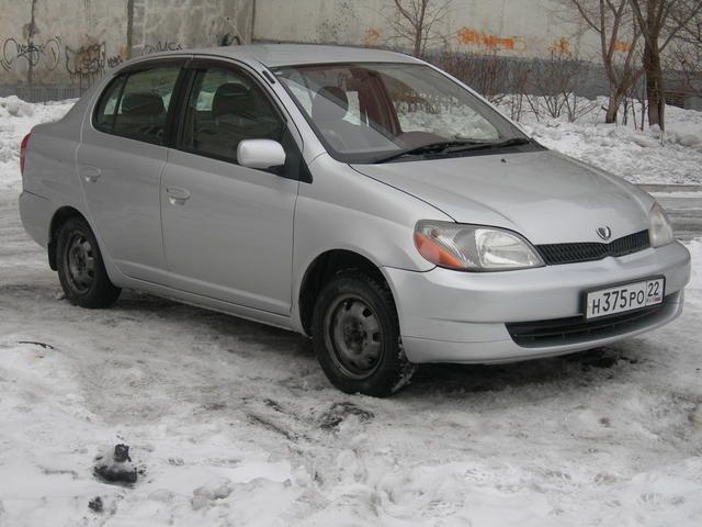 2002 Toyota Platz