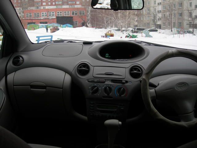 2002 Toyota Platz