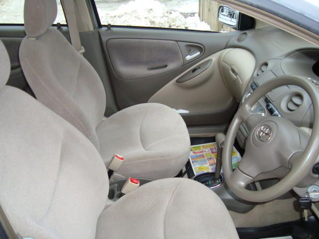 2002 Toyota Platz