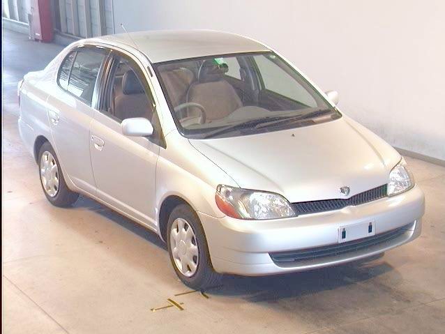 2002 Toyota Platz Pictures