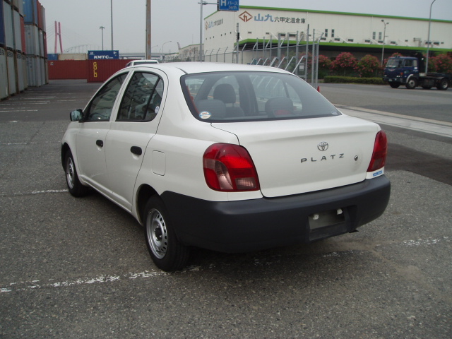 2002 Toyota Platz Images