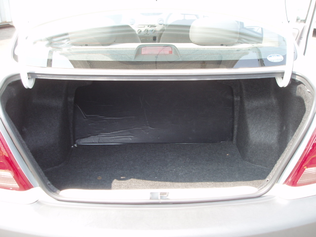 2002 Toyota Platz Pictures