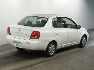 2002 Toyota Platz Pictures