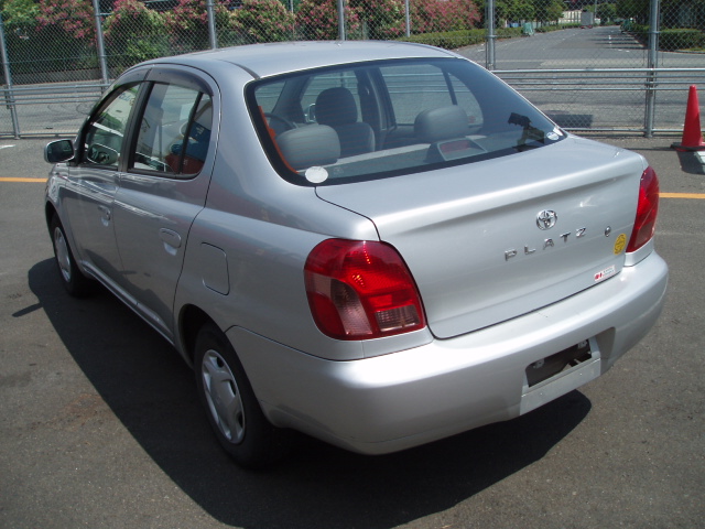 2002 Toyota Platz Pics