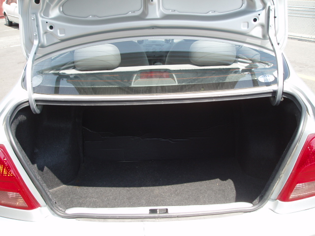 2002 Toyota Platz Photos