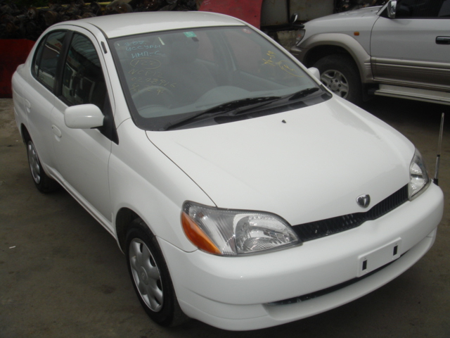 2002 Toyota Platz Photos