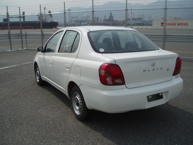 2002 Toyota Platz Photos