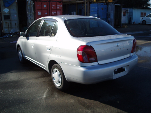2002 Toyota Platz Photos