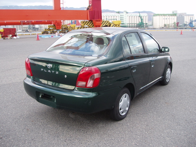 2002 Toyota Platz Pictures