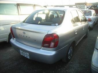 2002 Toyota Platz Pictures