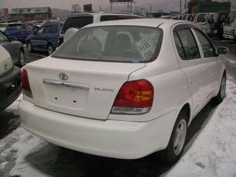 2002 Toyota Platz Pictures
