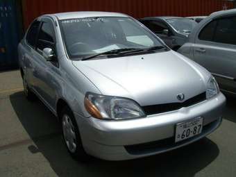 2002 Toyota Platz Pictures