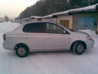 2002 Toyota Platz Photos