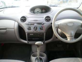 2002 Toyota Platz Photos