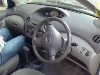2002 Toyota Platz Photos
