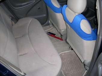 2002 Toyota Platz Images