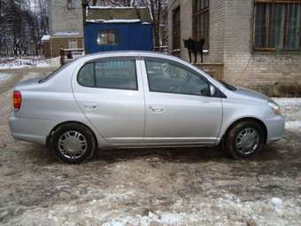 2002 Toyota Platz Pictures