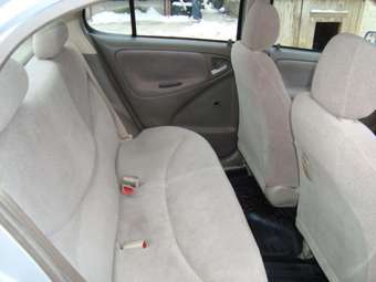 2002 Toyota Platz Photos
