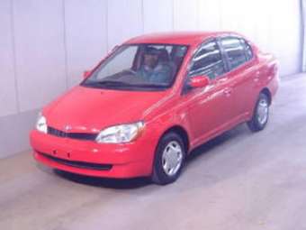 2002 Toyota Platz Pictures