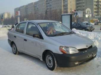 2002 Toyota Platz Pictures