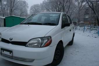 2002 Toyota Platz Pictures