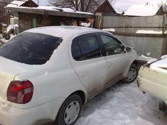 2002 Toyota Platz Pictures