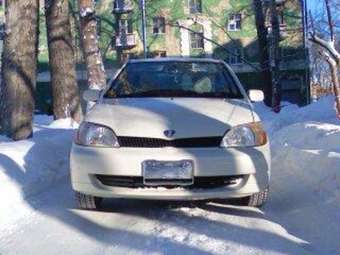 2002 Toyota Platz Photos