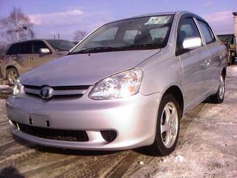 2002 Toyota Platz Photos